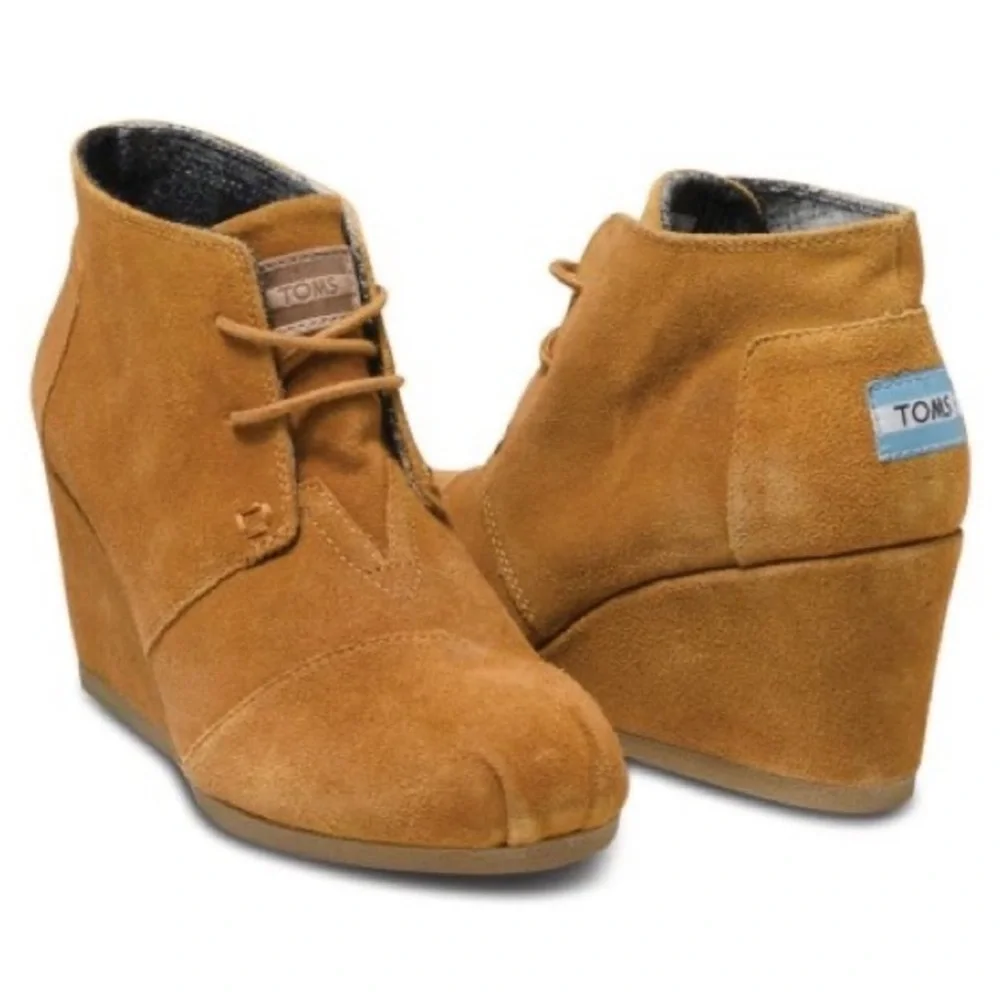 EUC Tom’s women leather lace up shoes - Picture 1 of 6